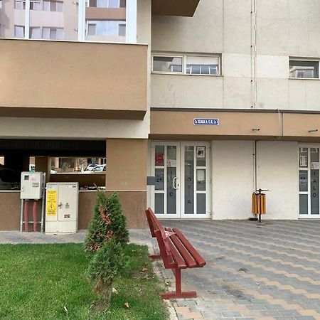 Lovely Bacau 1 Bedroom Apartment Esterno foto