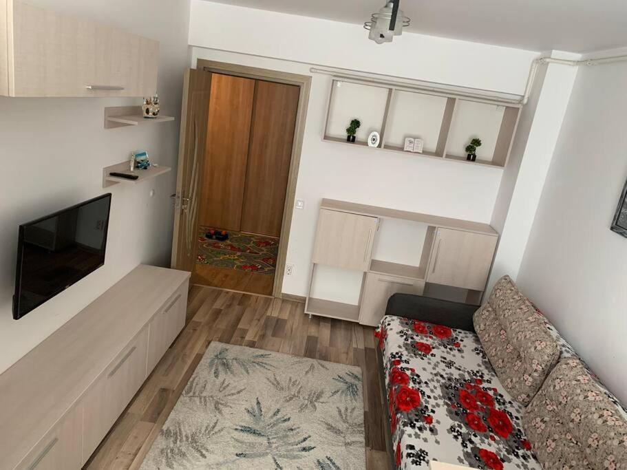 Lovely Bacau 1 Bedroom Apartment Esterno foto