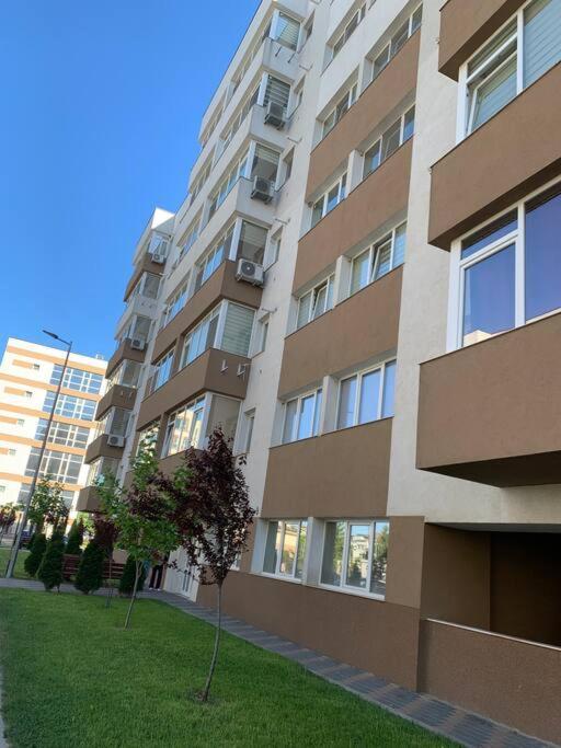 Lovely Bacau 1 Bedroom Apartment Esterno foto